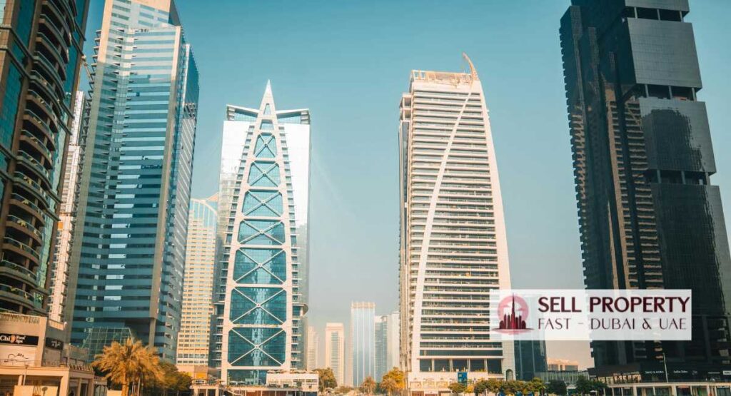 Dubai owner discussing mortgage early settlement and fast sale with a property advisor