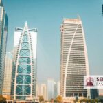 Dubai owner discussing mortgage early settlement and fast sale with a property advisor